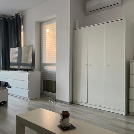 One Rent Apartment Брашов Екстериор снимка
